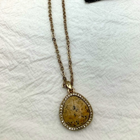 White House  Black Market Stone and Rhinestone pendant NWT - Picture 4 of 4